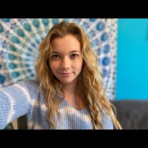 Meet your Posher, Kayla